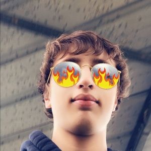 Meet your Posher, Logan